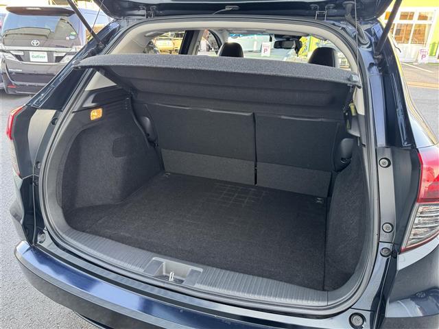 ヴェゼル ハイブリッドＺ・ホンダセンシング　ワンオーナー車　ホンダセンシング　衝突軽減ブレーキ　レーンキープ　レーダークルーズ　純正ナビ　フルセグＴＶ　Ｂｌｕｅｔｏｏｔｈ　バックカメラ　シートヒーター　前後ドラレコ　ＬＥＤライト　ＥＴＣ（37枚目）