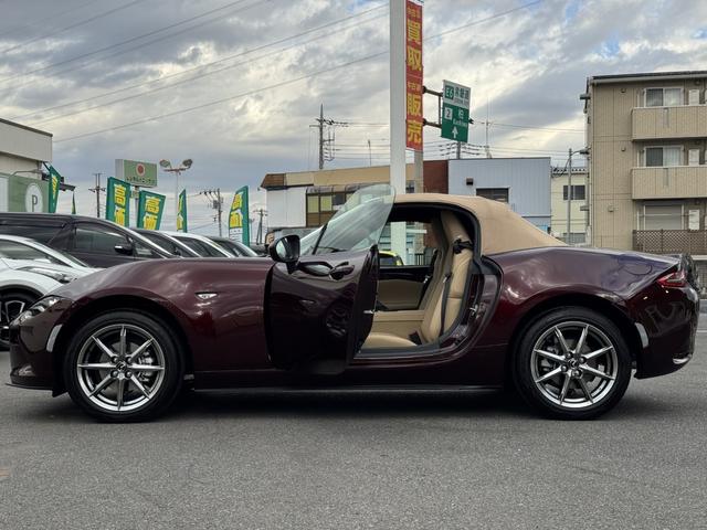 ロードスター ３５周年記念車　ワンオーナー　ｉ－ＡＣＴＩＶＳＥＮＳＥ　衝突軽減ブレーキ　レーダークルーズ　レーンキープ　ＢＳＭ　純正ＳＤナビ　フルセグＴＶ　Ｂｌｕｅｔｏｏｔｈ／ＣａｒＰｌａｙ　バックカメラ　ＬＥＤライト　ＥＴＣ（7枚目）