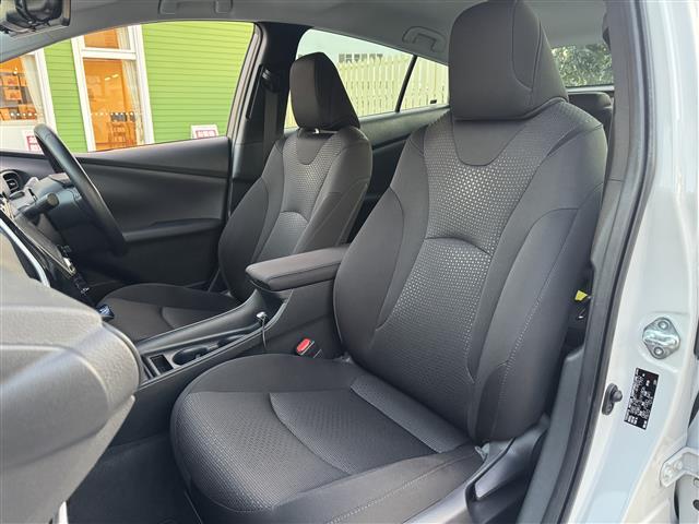 プリウス SセーフティプラスII トヨタセーフティーセンス ACC/LKA/BSM Aハイビーム 純正9型ナビ フルセグTV Bluetooth 全方位カメラ 社外ドラレコ一体型ミラー LEDライト ETC スマートキー(32枚目)