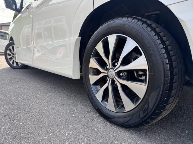 セレナ ハイウェイスター VセレクションII プロパイロット 衝突軽減ブレーキ ACC/LKA 社外8型ナビ フルセグTV BT 全方位カメラ デジタルミラ フリップダウンモニター 両側電動スライドドア 前後ドラレコ 電子パーキング LEDライト(16枚目)