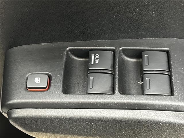 フィット G ・社外CD/AUX・キーレス・電格ミラー・ドアバイザー・冬タイヤ14インチホイル積込(10枚目)
