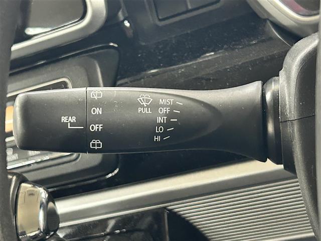 スペーシアカスタム ハイブリッドＧＳ　・ワンオーナー・４ＷＤ・社外ナビ／フルセグＴＶ／ＤＶＤ／ＣＤ／ＳＤ／ＢＴ・バックカメラ・左側パワースライドドア・衝突被害軽減ブレーキ・車線逸脱警報・パーキングセンサー・横滑り防止・アイドリングストップ（9枚目）