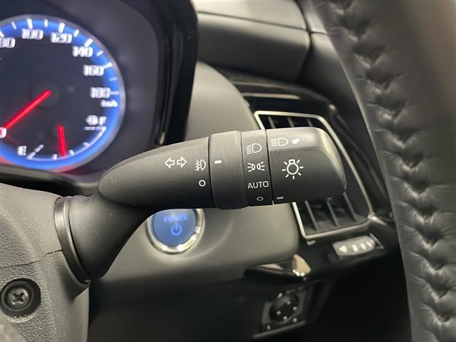 クラウンハイブリッド RSアドバンス Four ・4WD・寒冷地仕様・純正ナビ/フルセグTV/DVD/CD/SD/BT・パノラミックビューモニター・サンルーフ・ドライブレコーダー・ワイヤレス充電・純正エンジンスターター・プリクラッシセーフティ(10枚目)