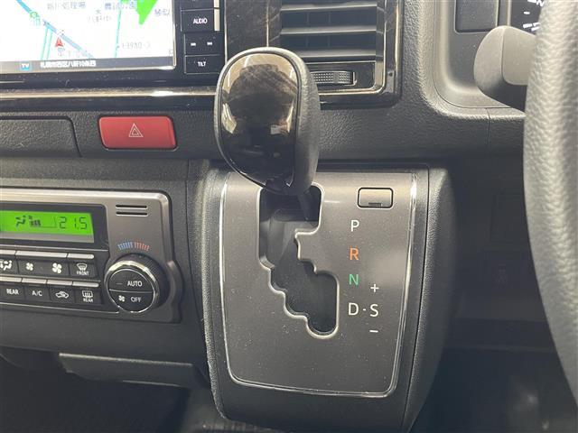 ハイエースバン スーパーGL ダーク プライムII 4WD/ディーゼルターボ/社外SDナビCD/DVD/AM/FM/BT/フルセグ/ALPINE10.1リアフリップダウンモニター/プリクラッシュセーフティ/レーンディパーチャーアラート(6枚目)