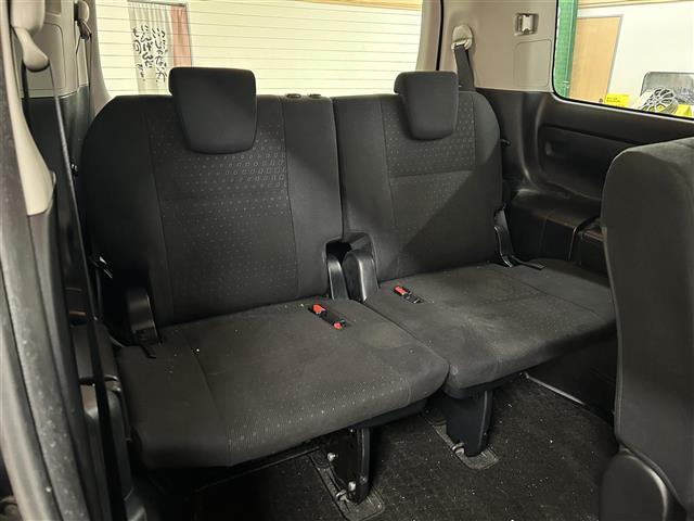 ヴォクシー Ｖ　・４ＷＤ・社外ナビ／フルセグＴＶ／ＤＶＤ／ＣＤ／ＳＤ／ＢＴ・バックカメラ・左側パワースライドドア・社外エンジンスターター・クルーズコントロール・オートマチックハイビーム・アイドリングストップ（23枚目）