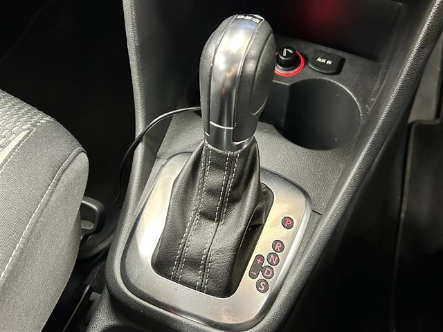 ポロ クロスポロ ・純正ナビ/フルセグTV/DVD/CD/SD/BT・バックカメラ・ドライブレコーダー・ETC・横滑り防止・キーレス・ルーフレール・電格ミラー・冬タイヤ社外15インチAW積込・パワーステアリング(9枚目)