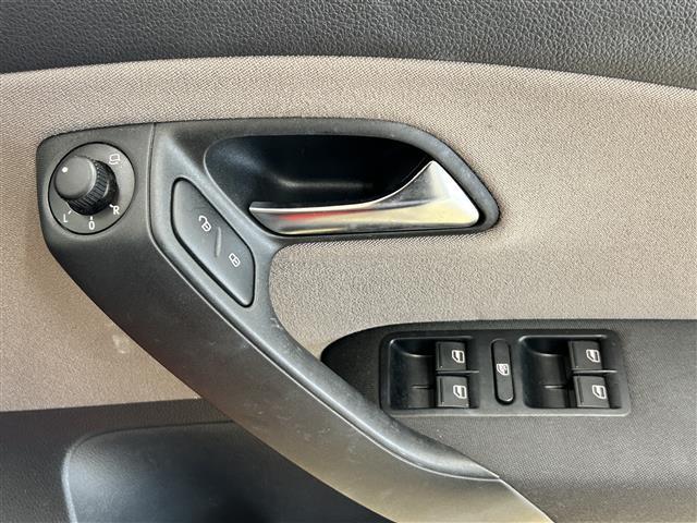 ポロ クロスポロ ・純正ナビ/フルセグTV/DVD/CD/SD/BT・バックカメラ・ドライブレコーダー・ETC・横滑り防止・キーレス・ルーフレール・電格ミラー・冬タイヤ社外15インチAW積込・パワーステアリング(15枚目)