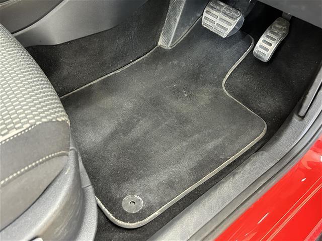 ポロ クロスポロ ・純正ナビ/フルセグTV/DVD/CD/SD/BT・バックカメラ・ドライブレコーダー・ETC・横滑り防止・キーレス・ルーフレール・電格ミラー・冬タイヤ社外15インチAW積込・パワーステアリング(16枚目)