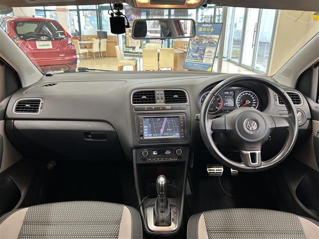 ポロ クロスポロ ・純正ナビ/フルセグTV/DVD/CD/SD/BT・バックカメラ・ドライブレコーダー・ETC・横滑り防止・キーレス・ルーフレール・電格ミラー・冬タイヤ社外15インチAW積込・パワーステアリング(42枚目)