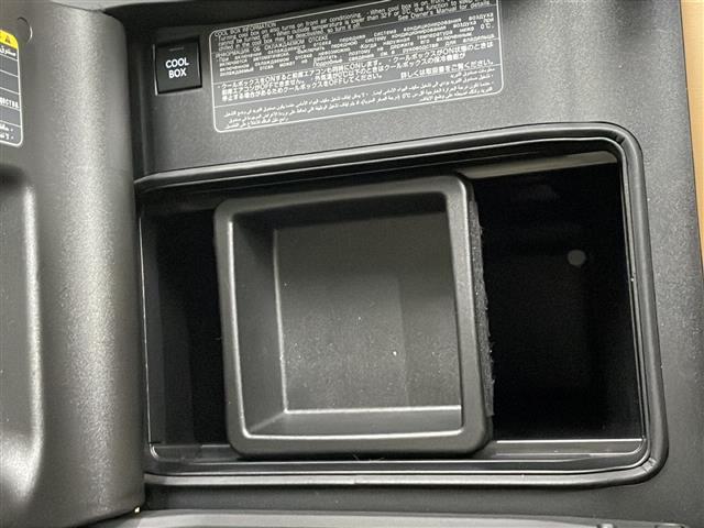 ＬＸ ＬＸ６００　・４ＷＤ・寒冷地仕様・純正ナビ／フルセグＴＶ／ＢＴ・Ｍｉｒａｃａｓｔ・パノラミックビューモニター・リヤエンターテイメントシステム・マークレビンソン・モデリスタエアロ・クールＢＯＸ・ワイヤレス充電（9枚目）