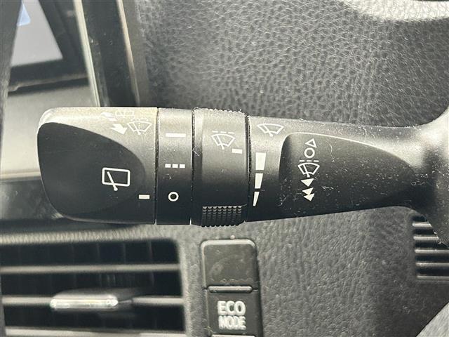 ノア Ｘ　・４ＷＤ・寒冷地仕様・社外ナビ／フルセグＴＶ／ＤＶＤ／ＣＤ／ＢＴ・バックカメラ・ＡＬＰＩＮＥリヤフリップダウンモニター・社外エンジンスターター・ドライブレコーダー・両側パワースライドドア・ＥＴＣ（7枚目）