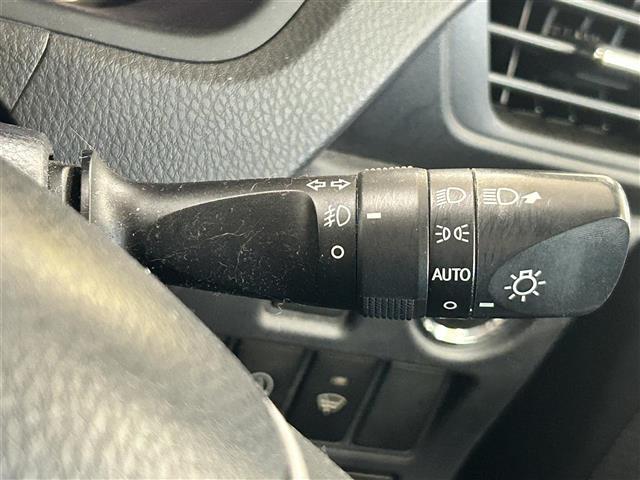 ノア Ｘ　・４ＷＤ・寒冷地仕様・社外ナビ／フルセグＴＶ／ＤＶＤ／ＣＤ／ＢＴ・バックカメラ・ＡＬＰＩＮＥリヤフリップダウンモニター・社外エンジンスターター・ドライブレコーダー・両側パワースライドドア・ＥＴＣ（8枚目）