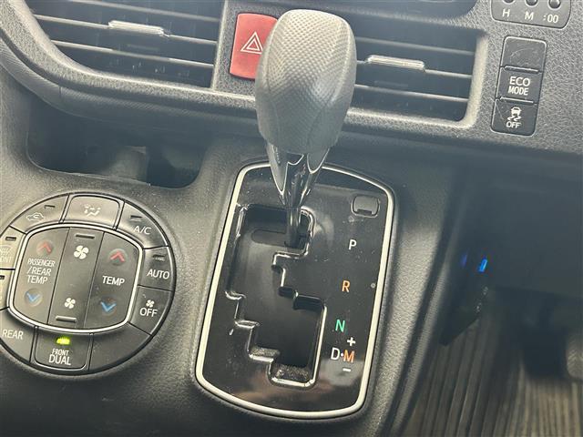 ノア Ｘ　・４ＷＤ・寒冷地仕様・社外ナビ／フルセグＴＶ／ＤＶＤ／ＣＤ／ＢＴ・バックカメラ・ＡＬＰＩＮＥリヤフリップダウンモニター・社外エンジンスターター・ドライブレコーダー・両側パワースライドドア・ＥＴＣ（9枚目）