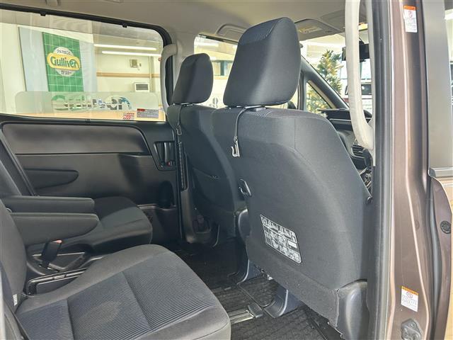 ノア Ｘ　・４ＷＤ・寒冷地仕様・社外ナビ／フルセグＴＶ／ＤＶＤ／ＣＤ／ＢＴ・バックカメラ・ＡＬＰＩＮＥリヤフリップダウンモニター・社外エンジンスターター・ドライブレコーダー・両側パワースライドドア・ＥＴＣ（22枚目）