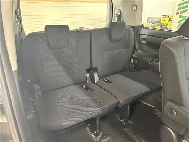 ノア Ｘ　・４ＷＤ・寒冷地仕様・社外ナビ／フルセグＴＶ／ＤＶＤ／ＣＤ／ＢＴ・バックカメラ・ＡＬＰＩＮＥリヤフリップダウンモニター・社外エンジンスターター・ドライブレコーダー・両側パワースライドドア・ＥＴＣ（23枚目）