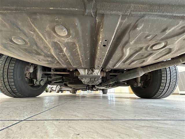 ノア Ｘ　・４ＷＤ・寒冷地仕様・社外ナビ／フルセグＴＶ／ＤＶＤ／ＣＤ／ＢＴ・バックカメラ・ＡＬＰＩＮＥリヤフリップダウンモニター・社外エンジンスターター・ドライブレコーダー・両側パワースライドドア・ＥＴＣ（40枚目）