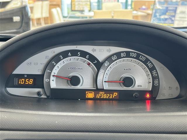 シエンタ ＤＩＣＥ－Ｇ　・４ＷＤ・社外ナビ／フルセグＴＶ／ＤＶＤ／ＣＤ／ＳＤ／ＢＴ・バックカメラ・左側パワースライドドア・ＥＴＣ・ＨＩＤ・フロントフォグ・キーレス・ドアバイザー・電格ミラー（2枚目）