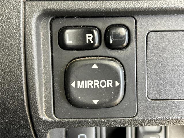 シエンタ ＤＩＣＥ－Ｇ　・４ＷＤ・社外ナビ／フルセグＴＶ／ＤＶＤ／ＣＤ／ＳＤ／ＢＴ・バックカメラ・左側パワースライドドア・ＥＴＣ・ＨＩＤ・フロントフォグ・キーレス・ドアバイザー・電格ミラー（13枚目）