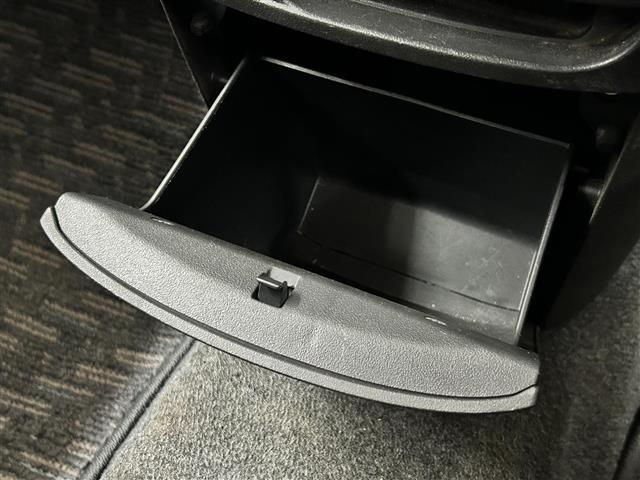 シエンタ ＤＩＣＥ－Ｇ　・４ＷＤ・社外ナビ／フルセグＴＶ／ＤＶＤ／ＣＤ／ＳＤ／ＢＴ・バックカメラ・左側パワースライドドア・ＥＴＣ・ＨＩＤ・フロントフォグ・キーレス・ドアバイザー・電格ミラー（15枚目）