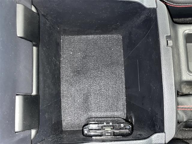 ハイラックス Ｚ　ＧＲスポーツ　・ワンオーナー・４ＷＤ・寒冷地仕様・純正ディスプレイオーディオ・ナビ／ＢＴ／Ｍｉｒａｃａｓｔ・パノラミックビューモニター・純正エンジンスターター・プリクラッシュセーフティ・レーダークル－ズコントロール（9枚目）