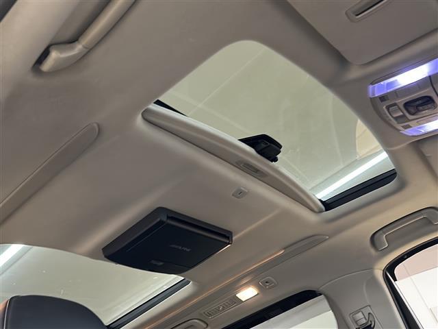 アルファードハイブリッド SR Cパッケージ ・4WD・純正ナビ/フルセグTV/DVD/CD/MSV/BT・バックカメラ・サンルーフ・ALPINEリヤフリップダウンモニター・パワーバックドア・社外エンジンスターター・クルーズコントロール・ETC(9枚目)