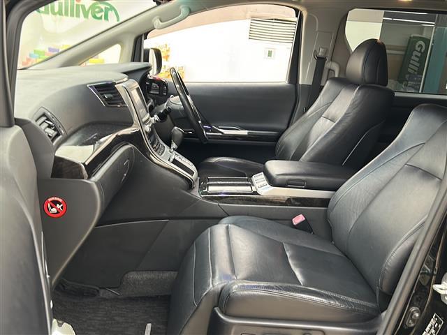 アルファードハイブリッド SR Cパッケージ ・4WD・純正ナビ/フルセグTV/DVD/CD/MSV/BT・バックカメラ・サンルーフ・ALPINEリヤフリップダウンモニター・パワーバックドア・社外エンジンスターター・クルーズコントロール・ETC(17枚目)