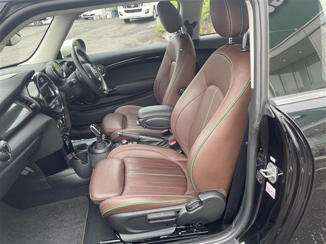 ＭＩＮＩ クーパーＳ　６０イヤーズエディション　６０ｔｈ　純ナヒ゛茶革　ＡＣＣ　Ｐアシスト＆ペッパー＆ＬＥＤライトパッケージ（26枚目）