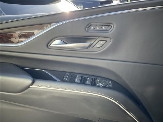 キャデラックエスカレード スポーツ　黒革　ＳＲ　リアエンターテイメント（12枚目）