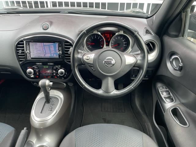 ジューク １５ＲＸ　Ｖセレクション　純正ナビ　ＤＴＶ／ＣＤ／ＤＶＤ／ＵＳＢ／ＳＤ／ＢＴ　バックカメラ　ＥＴＣ　純正１７インチＡＷ　エマージェンシーブレーキ　レーンデパーチャーワーニング　インテリジェントキー　純正ＨＩＤヘッドランプ（2枚目）