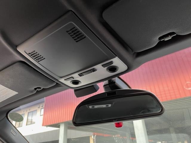 １シリーズ １３０ｉ　純正ナビ　ミラー内蔵ＥＴＣ　純正ＨＩＤヘッドライト　フロント／バックフォグ　純正１８インチＡＷ　キーレスエントリー（5枚目）