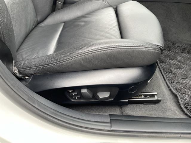 １シリーズ １３０ｉ　純正ナビ　ミラー内蔵ＥＴＣ　純正ＨＩＤヘッドライト　フロント／バックフォグ　純正１８インチＡＷ　キーレスエントリー（19枚目）