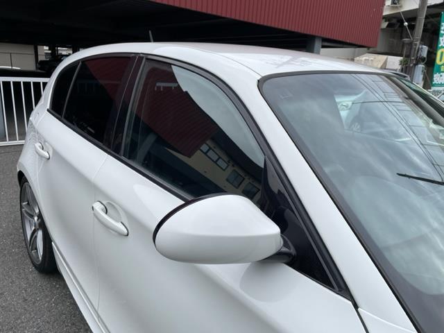 １シリーズ １３０ｉ　純正ナビ　ミラー内蔵ＥＴＣ　純正ＨＩＤヘッドライト　フロント／バックフォグ　純正１８インチＡＷ　キーレスエントリー（35枚目）