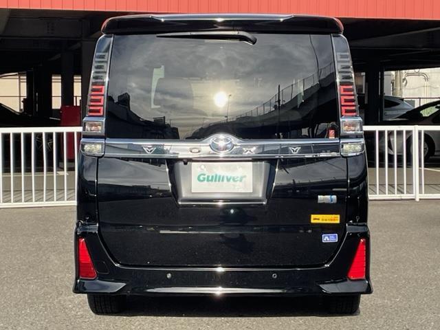 ヴォクシー ハイブリッドＺＳ　煌ＩＩＩ　ワンオーナー　純正９インチＳＤナビ【ＮＳＺＴ－Ｙ６８Ｔ】　ＤＴＶ／ＳＤ／ＣＤ／ＤＶＤ／ＲＥＣ／ＢＴ　バックカメラ　ＥＴＣ２．０　両側パワースライドドア　前後ドラレコ　純正１６インチアルミ（30枚目）