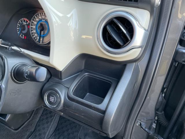 気になる車はすぐにお問い合わせください！画面右側の００６６から始まる無料ダイヤルからお問い合わせ下さい！専門スタッフがお車のご質問にお答えいたします！