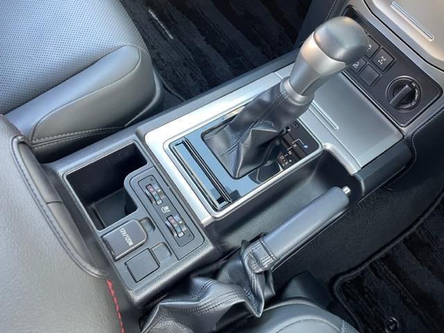 ランドクルーザープラド ＴＸ　Ｌパッケージ　ワンオーナー　モデリスタフロントスポイラー　純正ＳＤナビ　フルセグＴＶ／ＳＤ／ＣＤ／ＤＶＤ／ＳＤＲＥＣ／ＢＴ　バックカメラ　ムーンルーフ　ルーフレール　黒革シート　ビルトインＥＴＣ２．０（11枚目）