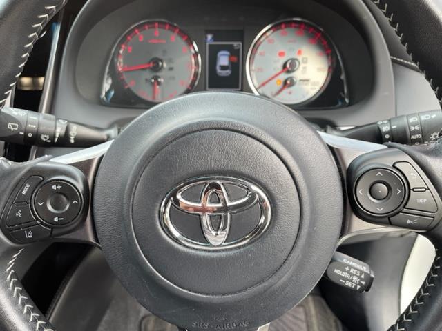 ハリアー エレガンス　ＧＲスポーツ　ワンオーナー　社外９インチＳＤナビ【アルパインＸ９Ｚ】　ＤＴＶ／ＳＤ／ＣＤ／ＤＶＤ／ＲＥＣ／ＢＴ　バックカメラ　パノラマルーフ　ハーフレザーシート　ドライブレコーダー（3枚目）