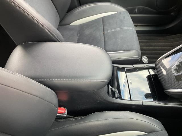 ハリアー エレガンス　ＧＲスポーツ　ワンオーナー　社外９インチＳＤナビ【アルパインＸ９Ｚ】　ＤＴＶ／ＳＤ／ＣＤ／ＤＶＤ／ＲＥＣ／ＢＴ　バックカメラ　パノラマルーフ　ハーフレザーシート　ドライブレコーダー（12枚目）