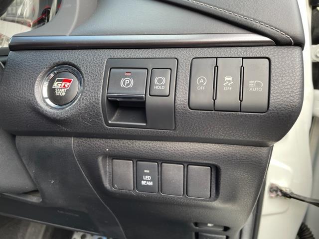 ハリアー エレガンス　ＧＲスポーツ　ワンオーナー　社外９インチＳＤナビ【アルパインＸ９Ｚ】　ＤＴＶ／ＳＤ／ＣＤ／ＤＶＤ／ＲＥＣ／ＢＴ　バックカメラ　パノラマルーフ　ハーフレザーシート　ドライブレコーダー（13枚目）