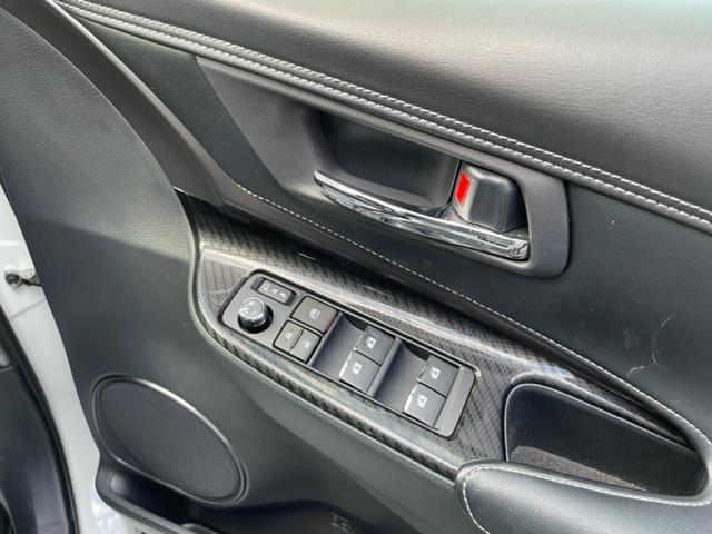 ハリアー エレガンス　ＧＲスポーツ　ワンオーナー　社外９インチＳＤナビ【アルパインＸ９Ｚ】　ＤＴＶ／ＳＤ／ＣＤ／ＤＶＤ／ＲＥＣ／ＢＴ　バックカメラ　パノラマルーフ　ハーフレザーシート　ドライブレコーダー（18枚目）