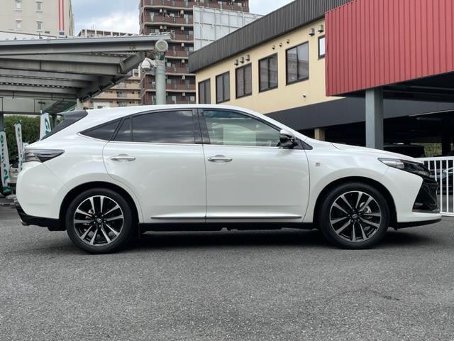 ハリアー エレガンス　ＧＲスポーツ　ワンオーナー　社外９インチＳＤナビ【アルパインＸ９Ｚ】　ＤＴＶ／ＳＤ／ＣＤ／ＤＶＤ／ＲＥＣ／ＢＴ　バックカメラ　パノラマルーフ　ハーフレザーシート　ドライブレコーダー（31枚目）