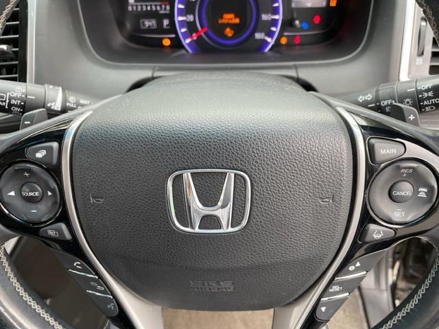 オデッセイ アブソルート・２０ｔｈアニバーサリー　純正インターナビ　ＤＴＶ／ラジオ／ＣＤ／ＤＶＤ／ＢＴ／ＵＳＢ×２／ＨＤＭＩ　バックカメラ　純正フリップダウンモニター【ＶＭ－１５５ＥＮ】　両側パワースライドドア　ビルトインＥＴＣ　ドライブレコーダー（3枚目）