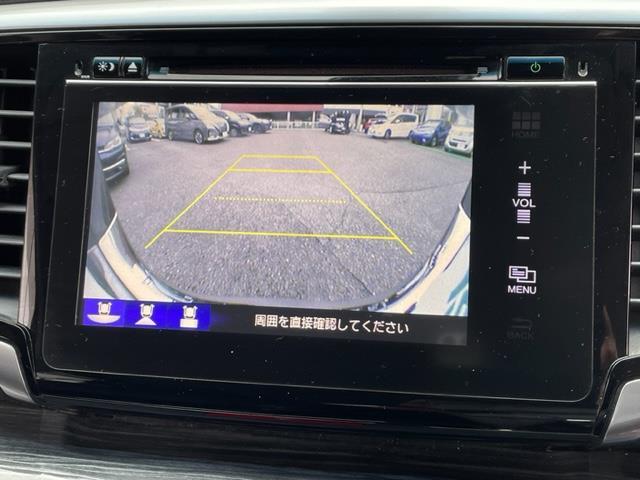 オデッセイ アブソルート・２０ｔｈアニバーサリー　純正インターナビ　ＤＴＶ／ラジオ／ＣＤ／ＤＶＤ／ＢＴ／ＵＳＢ×２／ＨＤＭＩ　バックカメラ　純正フリップダウンモニター【ＶＭ－１５５ＥＮ】　両側パワースライドドア　ビルトインＥＴＣ　ドライブレコーダー（8枚目）