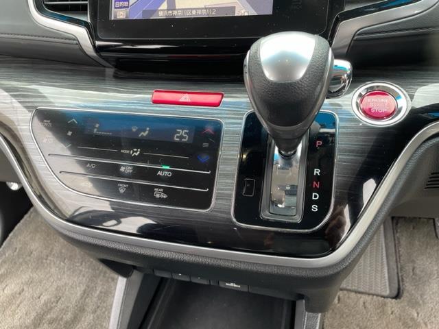 オデッセイ アブソルート・２０ｔｈアニバーサリー　純正インターナビ　ＤＴＶ／ラジオ／ＣＤ／ＤＶＤ／ＢＴ／ＵＳＢ×２／ＨＤＭＩ　バックカメラ　純正フリップダウンモニター【ＶＭ－１５５ＥＮ】　両側パワースライドドア　ビルトインＥＴＣ　ドライブレコーダー（9枚目）