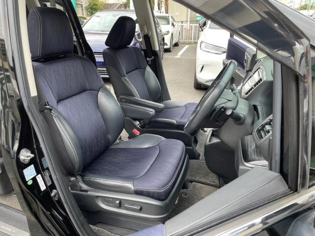 オデッセイ アブソルート・２０ｔｈアニバーサリー　純正インターナビ　ＤＴＶ／ラジオ／ＣＤ／ＤＶＤ／ＢＴ／ＵＳＢ×２／ＨＤＭＩ　バックカメラ　純正フリップダウンモニター【ＶＭ－１５５ＥＮ】　両側パワースライドドア　ビルトインＥＴＣ　ドライブレコーダー（14枚目）