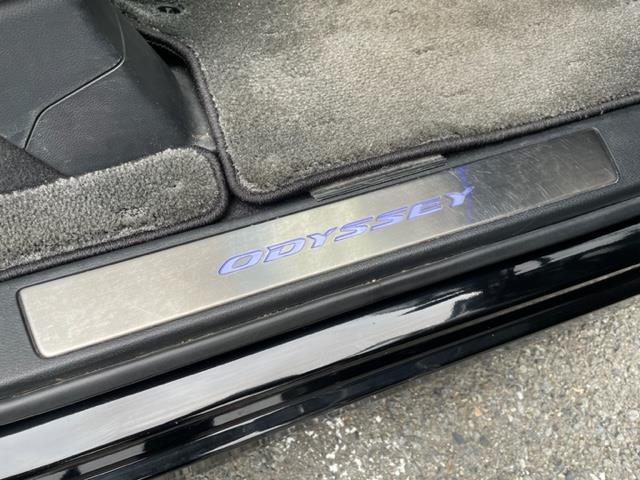 オデッセイ アブソルート・２０ｔｈアニバーサリー　純正インターナビ　ＤＴＶ／ラジオ／ＣＤ／ＤＶＤ／ＢＴ／ＵＳＢ×２／ＨＤＭＩ　バックカメラ　純正フリップダウンモニター【ＶＭ－１５５ＥＮ】　両側パワースライドドア　ビルトインＥＴＣ　ドライブレコーダー（19枚目）
