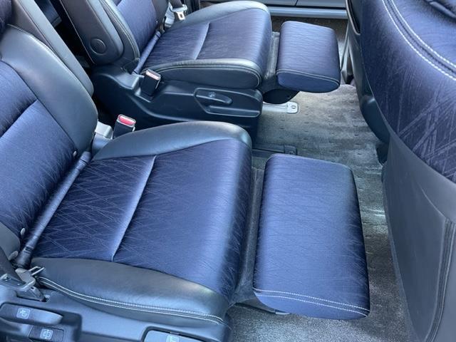 オデッセイ アブソルート・２０ｔｈアニバーサリー　純正インターナビ　ＤＴＶ／ラジオ／ＣＤ／ＤＶＤ／ＢＴ／ＵＳＢ×２／ＨＤＭＩ　バックカメラ　純正フリップダウンモニター【ＶＭ－１５５ＥＮ】　両側パワースライドドア　ビルトインＥＴＣ　ドライブレコーダー（22枚目）