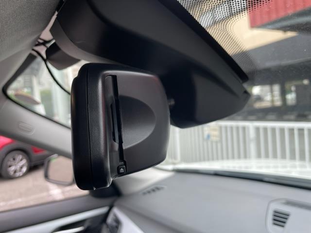 Ｘ１ ｓＤｒｉｖｅ　１８ｉ　純正ナビ　バックカメラ　クリアランスソナー　ＥＴＣ内蔵バックミラー　ドライブレコーダー　オートマチックトランクリッド　インテリジェントセーフティ　純正１７インチＡＷ（6枚目）