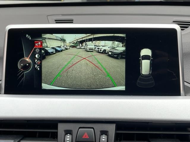 Ｘ１ ｓＤｒｉｖｅ　１８ｉ　純正ナビ　バックカメラ　クリアランスソナー　ＥＴＣ内蔵バックミラー　ドライブレコーダー　オートマチックトランクリッド　インテリジェントセーフティ　純正１７インチＡＷ（9枚目）