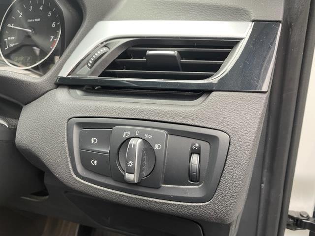 Ｘ１ ｓＤｒｉｖｅ　１８ｉ　純正ナビ　バックカメラ　クリアランスソナー　ＥＴＣ内蔵バックミラー　ドライブレコーダー　オートマチックトランクリッド　インテリジェントセーフティ　純正１７インチＡＷ（14枚目）