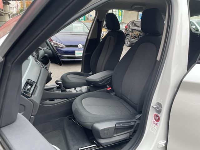 Ｘ１ ｓＤｒｉｖｅ　１８ｉ　純正ナビ　バックカメラ　クリアランスソナー　ＥＴＣ内蔵バックミラー　ドライブレコーダー　オートマチックトランクリッド　インテリジェントセーフティ　純正１７インチＡＷ（17枚目）